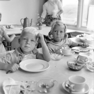 841941 Afbeelding van kinderen in het vakantieoord Westerduin te Wijk aan Zee.